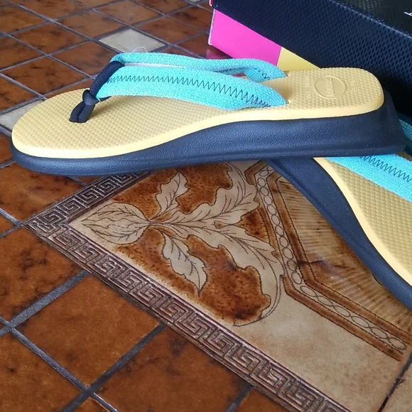 NWT HAVAIANAS flip flops - Picture 7 of 13